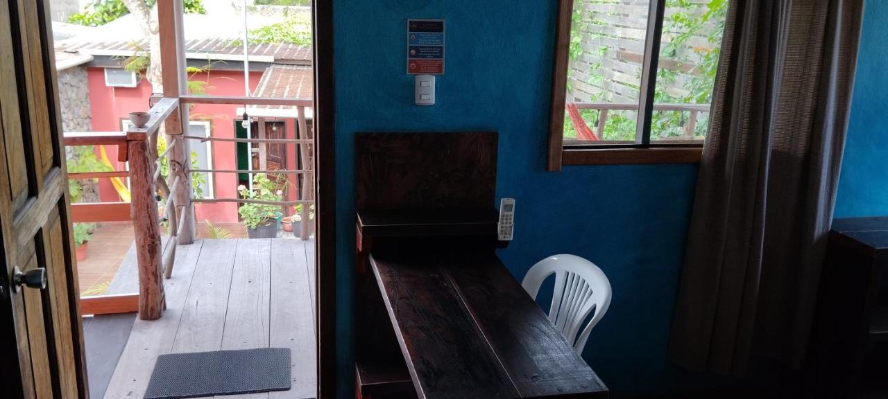 Galapagos Morning Glory Hostel Puerto Ayora  Εξωτερικό φωτογραφία