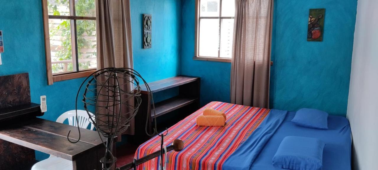 Galapagos Morning Glory Hostel Puerto Ayora  Εξωτερικό φωτογραφία