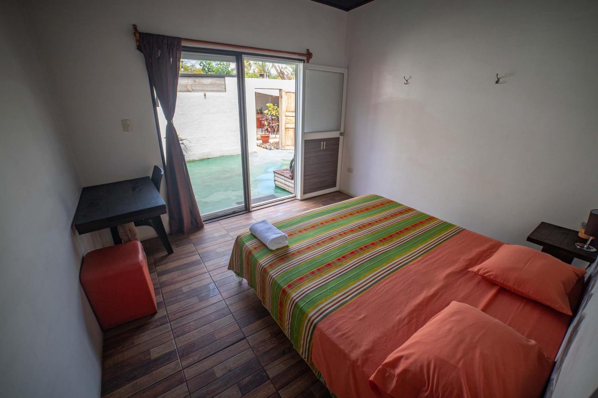 Galapagos Morning Glory Hostel Puerto Ayora  Δωμάτιο φωτογραφία