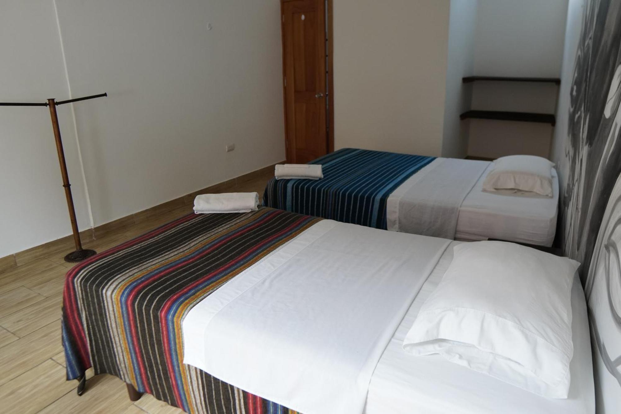 Galapagos Morning Glory Hostel Puerto Ayora  Εξωτερικό φωτογραφία