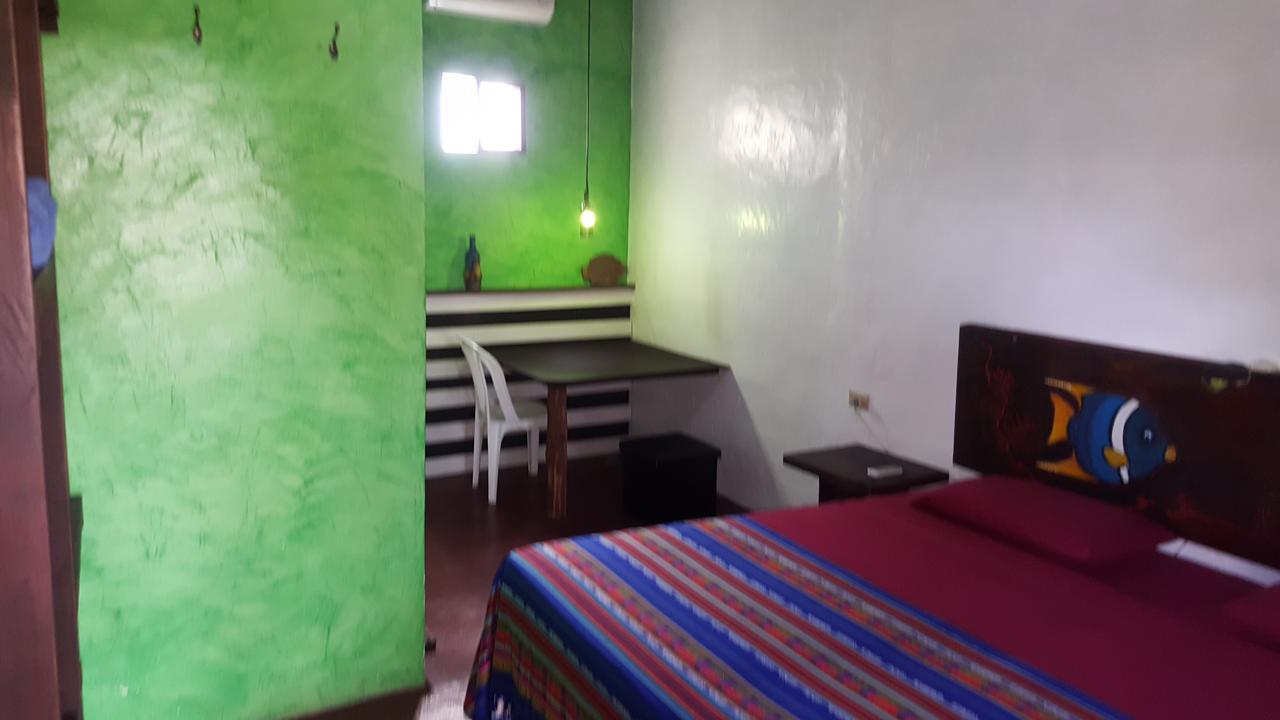 Galapagos Morning Glory Hostel Puerto Ayora  Εξωτερικό φωτογραφία