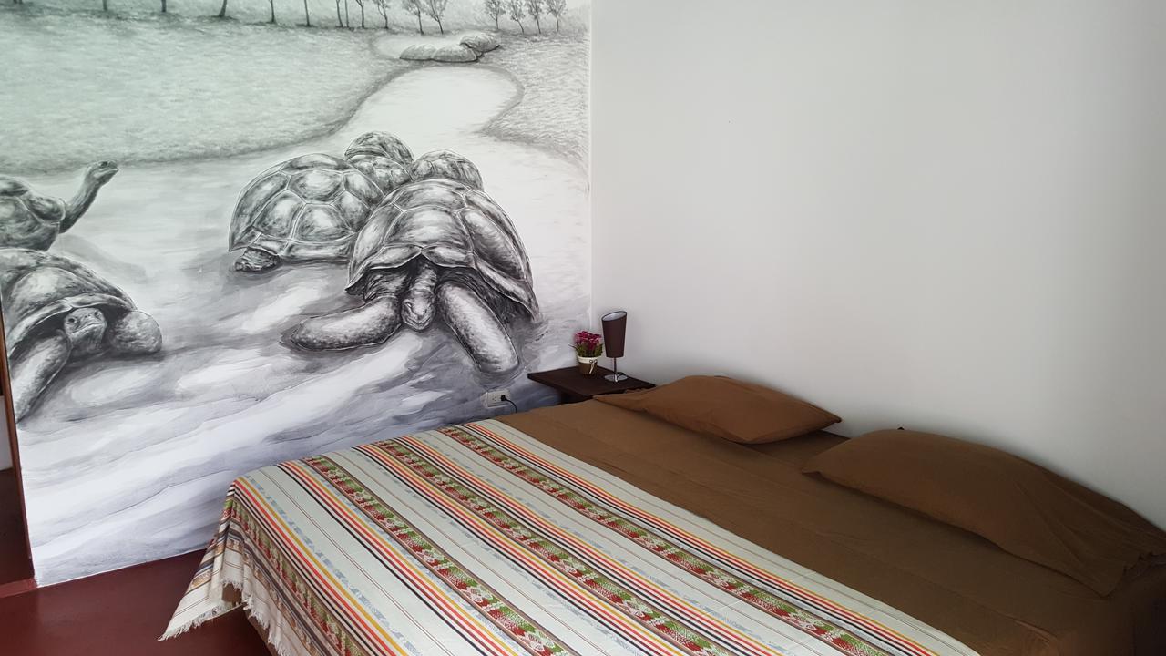 Galapagos Morning Glory Hostel Puerto Ayora  Δωμάτιο φωτογραφία