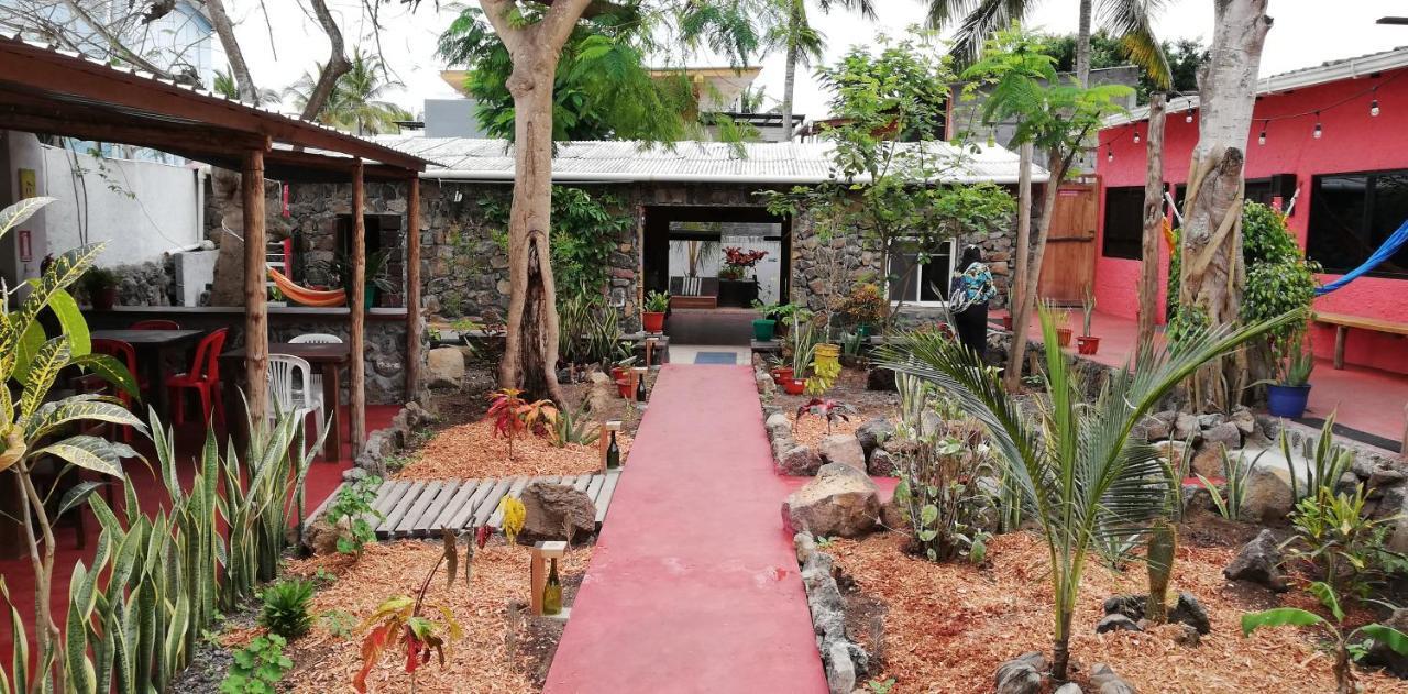 Galapagos Morning Glory Hostel Puerto Ayora  Εξωτερικό φωτογραφία